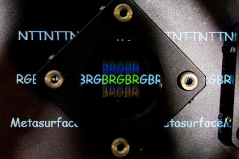 Fig14：Element Able to Demonstrate the Acquisition of Optical Information Using Optical Metasurface Technology On-display at the Exhibition Booth