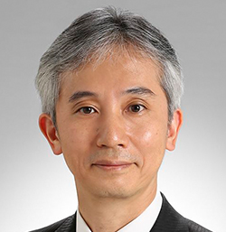 Senior Distinguished Researcher Akira Fujiwara