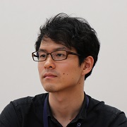 井田 安俊 氏