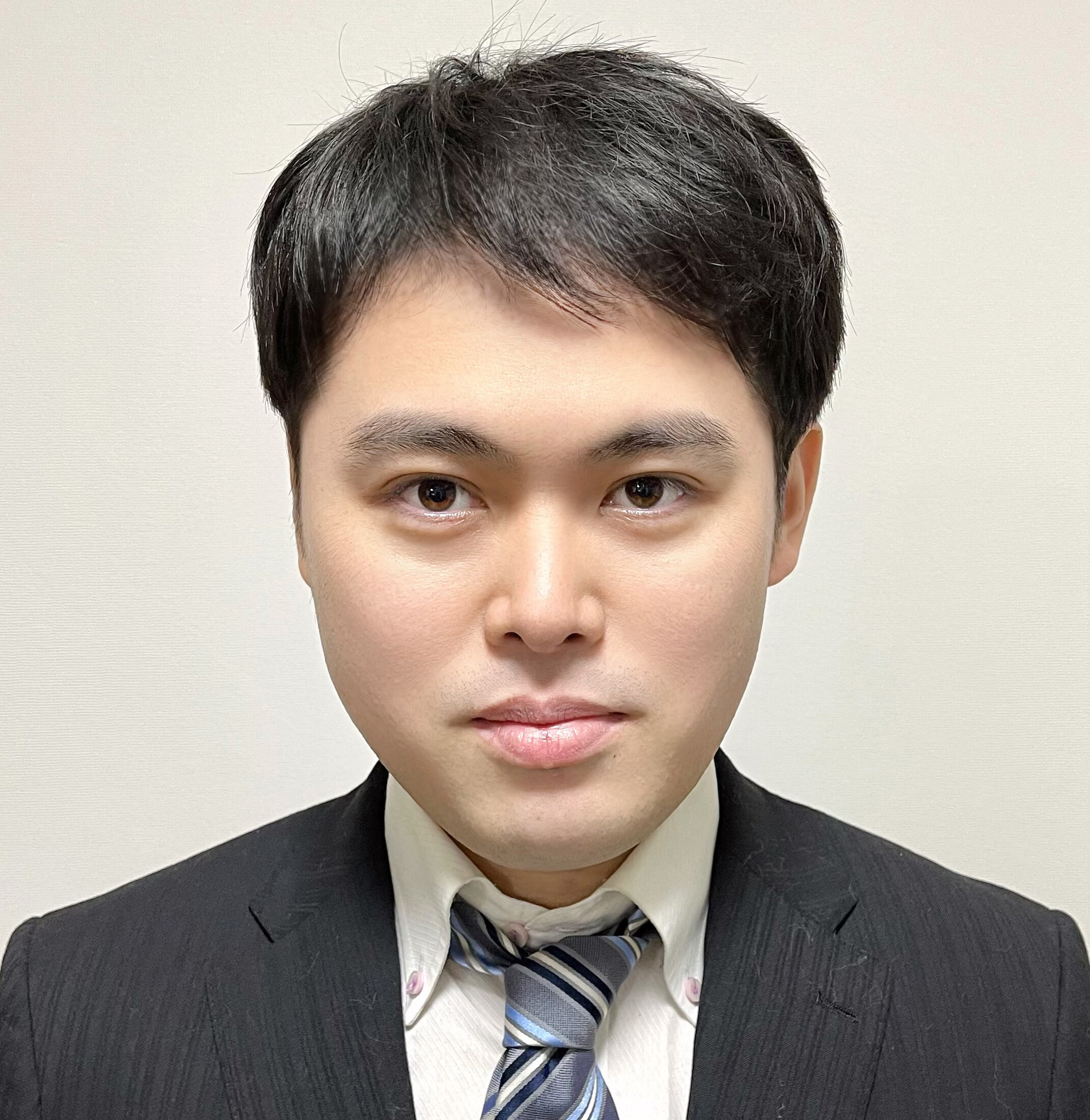 Senior Distinguished Researcher Takashi Yamakawa