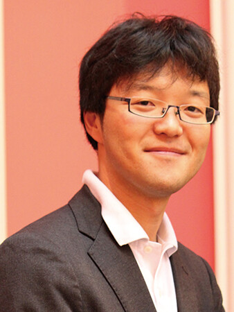 東　浩司