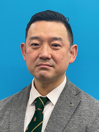 海老根　崇