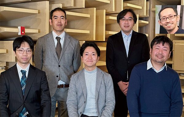 （後列左から）中山　彰／野口　賢一／伊藤　弘章（右上）（前列左から）千葉　大将／加古　達也／鎌土　記良