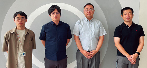（左から）林　健太朗／平井　志久／松川　達哉／馬場　宏基