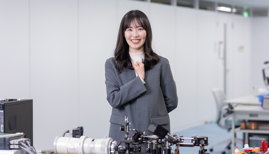 NTTと三菱重工、大気の影響が強い環境下でのレーザ無線給電で世界最高効率を達成